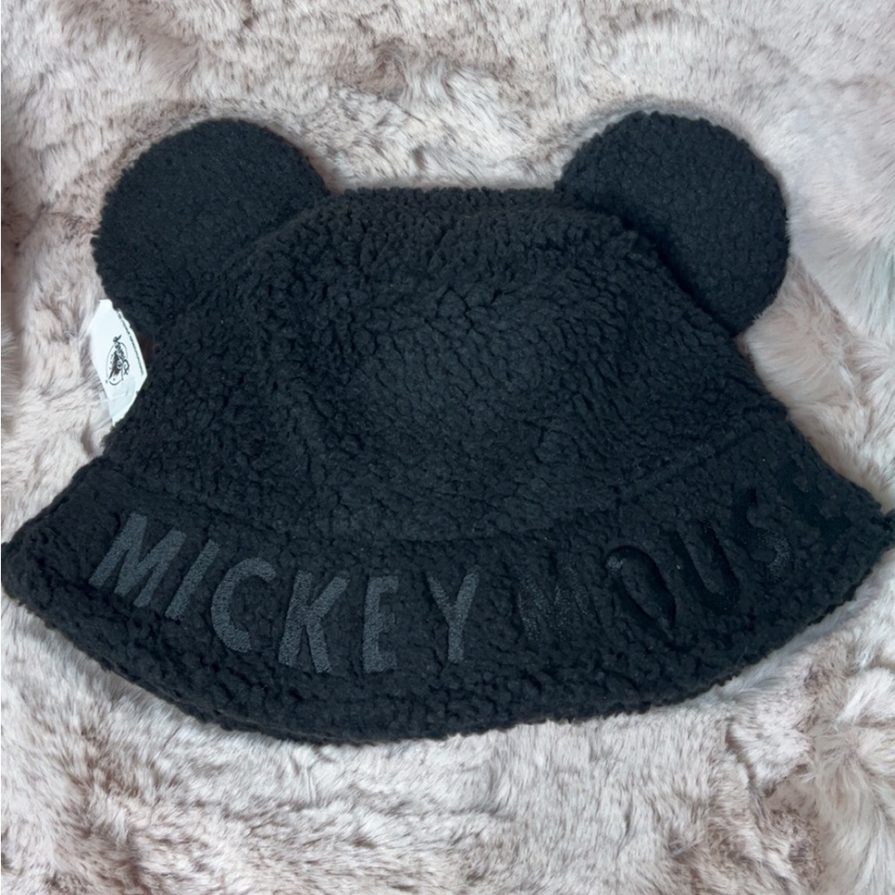 Disney Mickey Mouse Ears Sherpa like bucket hat purchased at Disneyland 2026 NWT